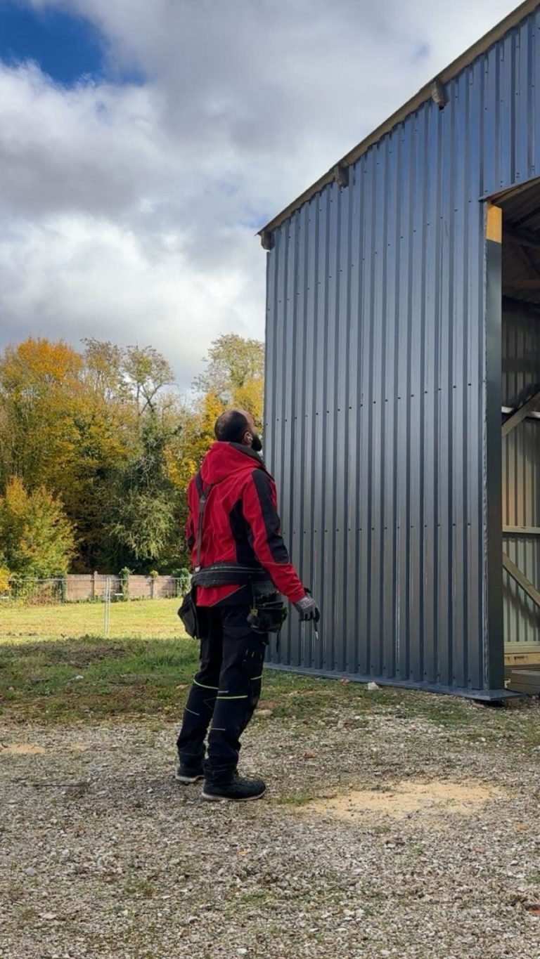 Mazlum toiture sur un chantier